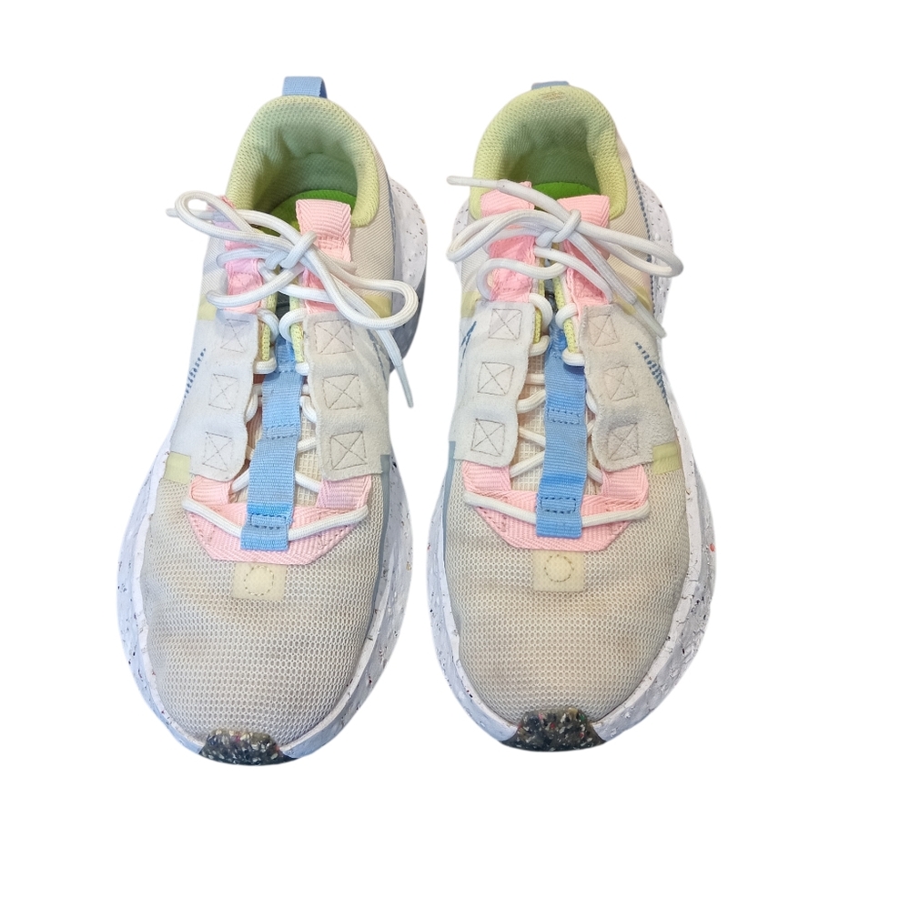 Nike Womans Multi-Color Sneakers Size 9. Platform Style Street Wear